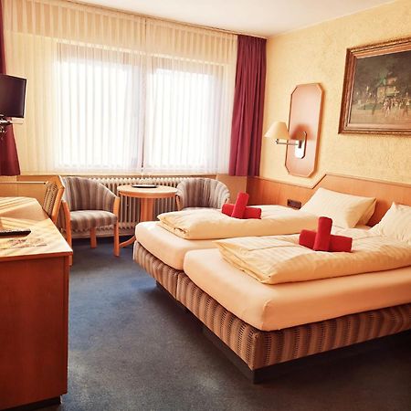Hotel-Barbarossa-Garni Bei Hanau Броденбах Экстерьер фото