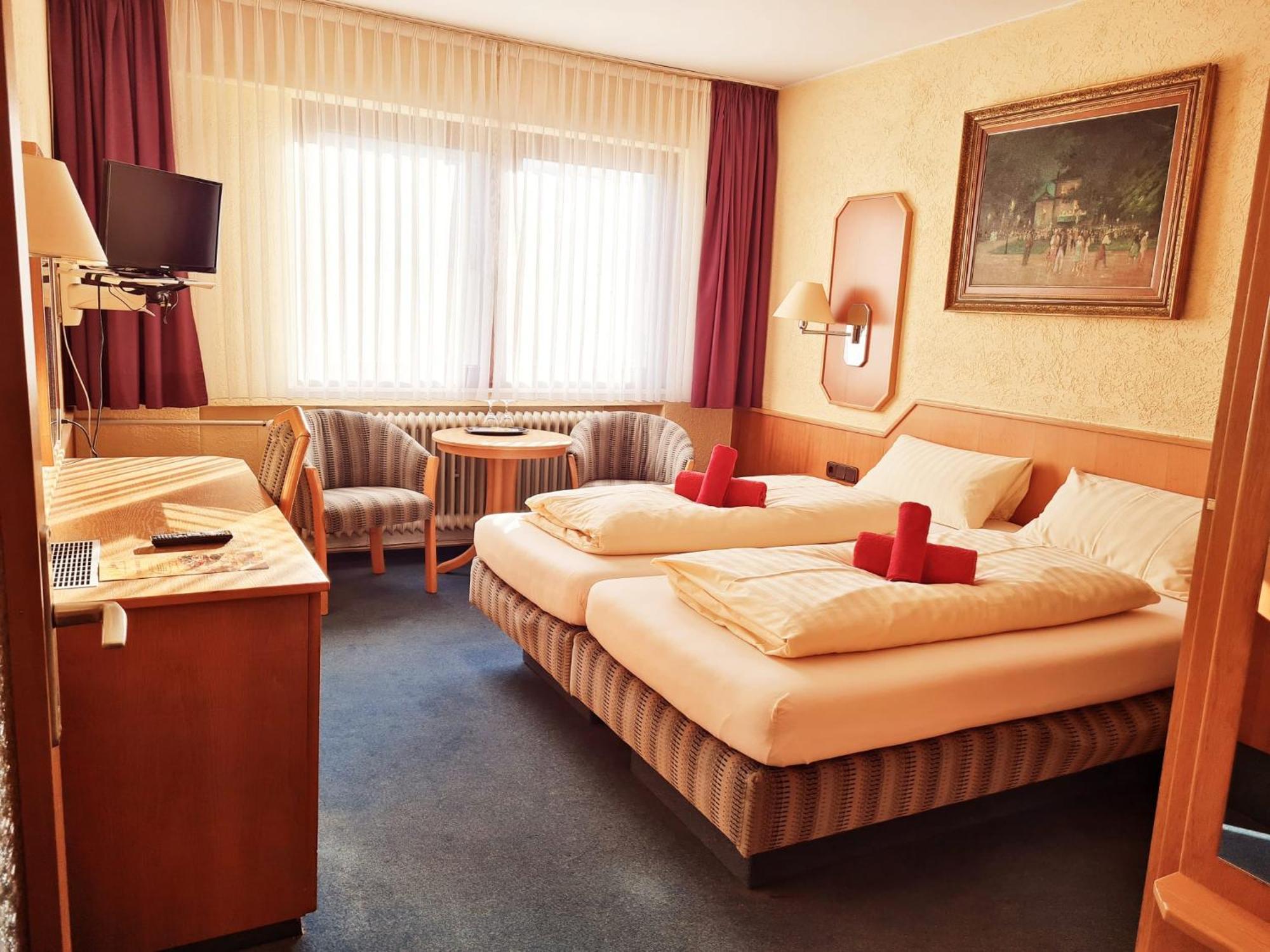 Hotel-Barbarossa-Garni Bei Hanau Броденбах Экстерьер фото