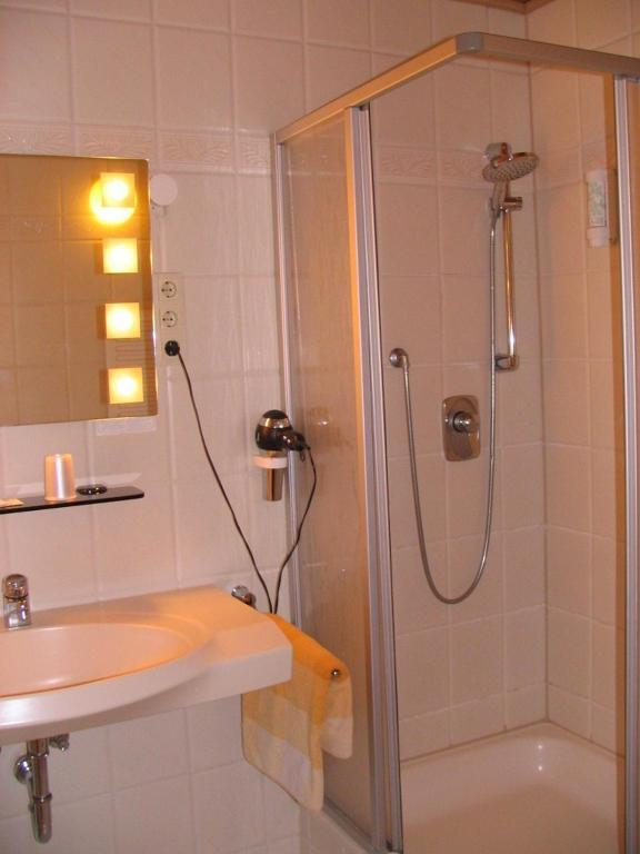 Hotel-Barbarossa-Garni Bei Hanau Броденбах Номер фото