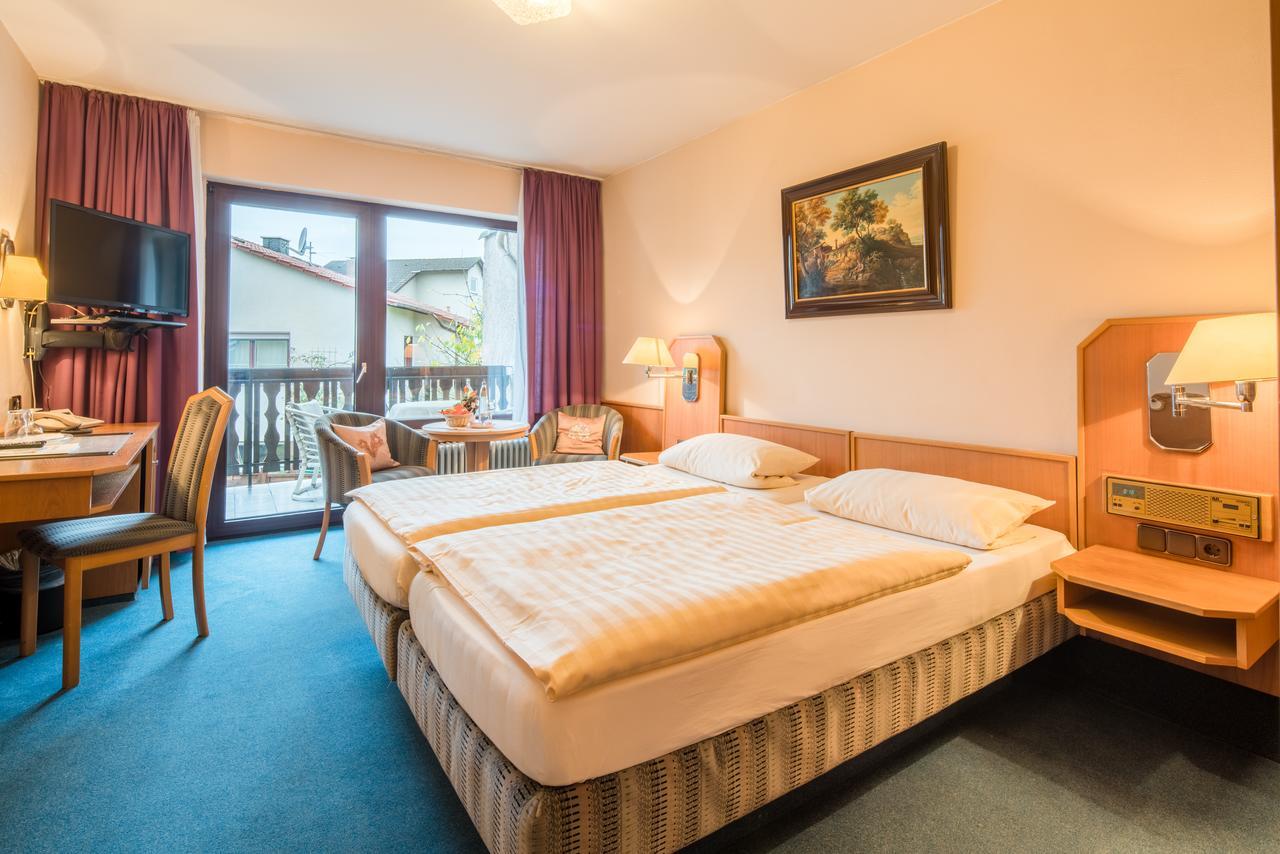 Hotel-Barbarossa-Garni Bei Hanau Броденбах Экстерьер фото